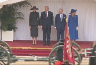 Trump troca presentes de luxo com o rei Charles III