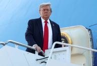 Trump deixa sul-coreanos detidos ficarem nos EUA, mas apenas um aceitou