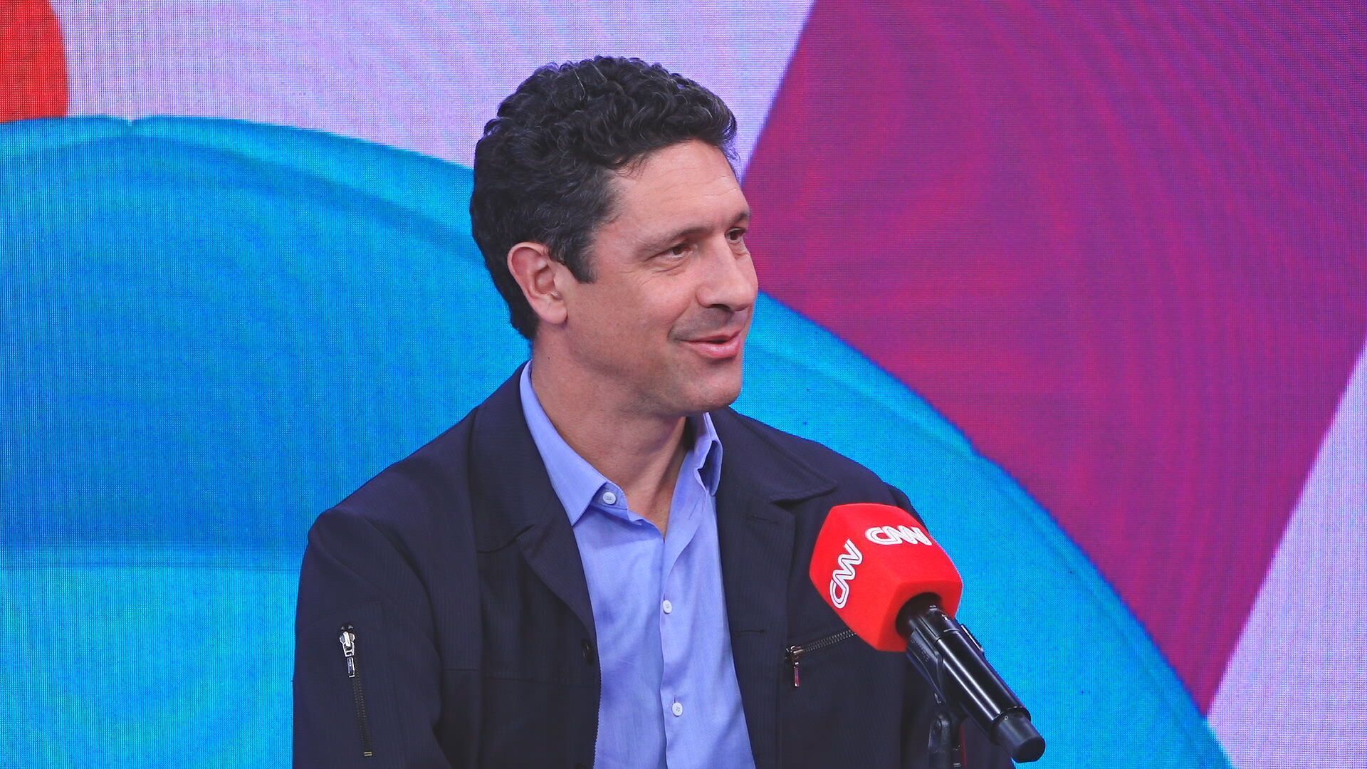 Gustavo Borges, ex-nadador e medalhista olímpico, é o convidado do CNN Esportes S/A deste domingo (7).