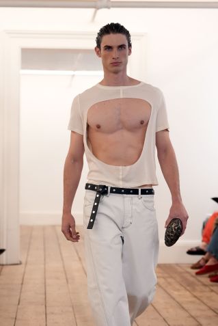 Desfile de Eckhaus Latta na NYFW • Sean Zanni/Getty Images for Gotham