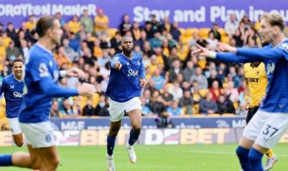 Everton enfrenta o Liverpool neste sábado (20)