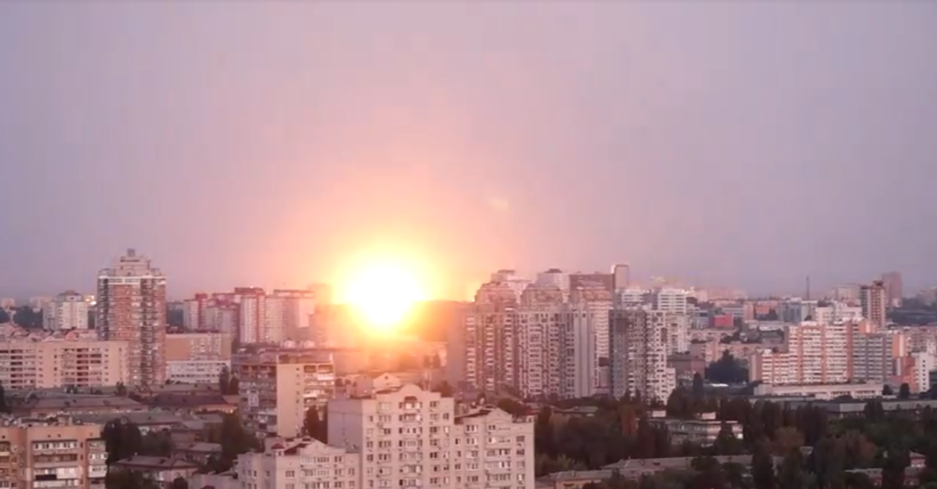 Explosão em prédio em Kiev após Rússia lançar maior ataque aéreo da guerra