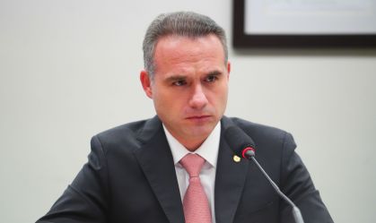 Conselho de Ética deve votar ação contra Eduardo Bolsonaro até o fim do ano