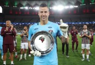 Fábio completa 45 anos: goleiro detém recorde de jogos na história