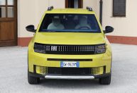 Fiat Argo 2027 será o nome do Grande Panda no Brasil; entenda