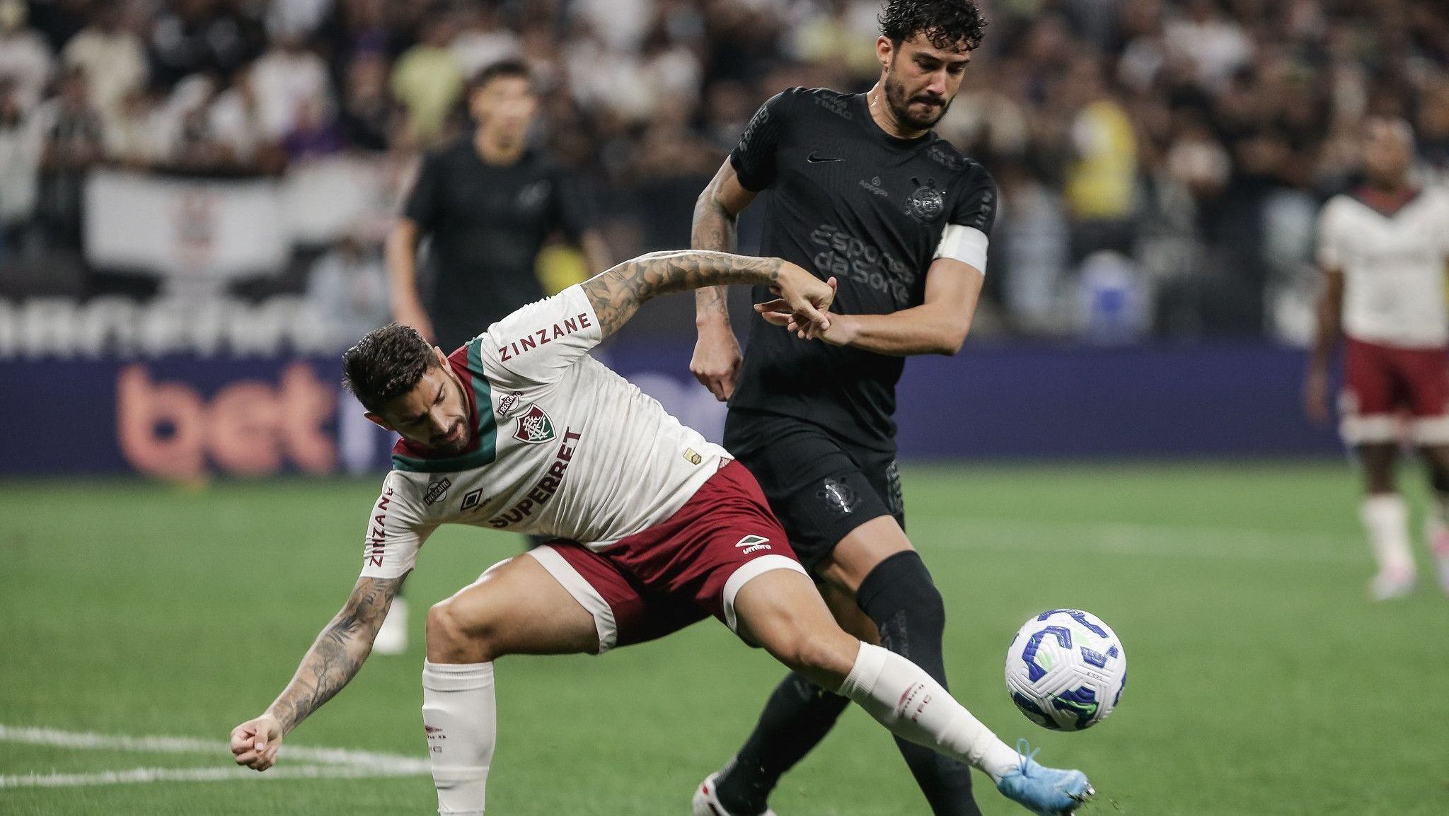 Fluminense e Corinthians se encaram pelo Brasileirão