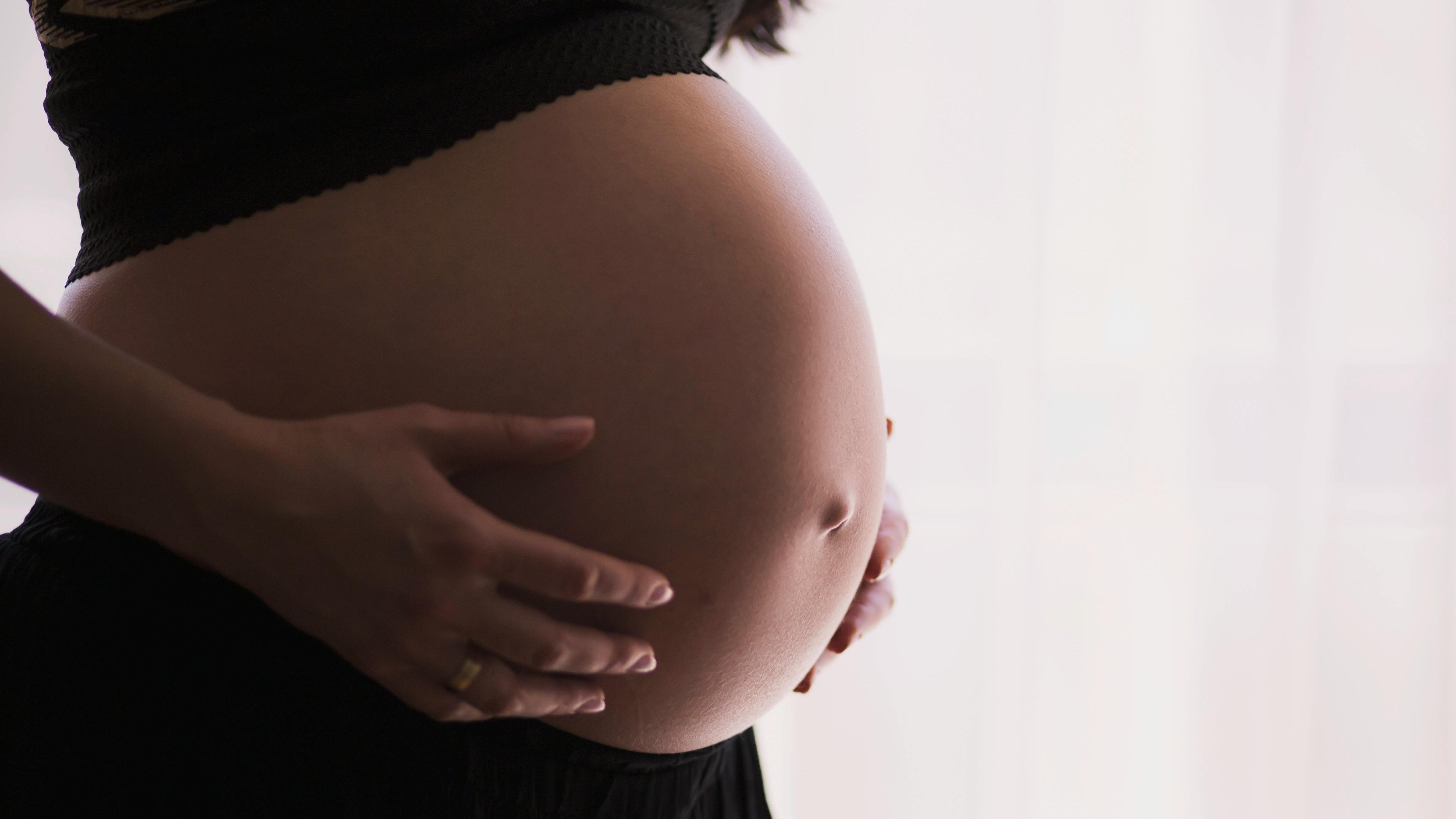 Muitas mulheres só percebem anos depois que viveram violência obstétrica