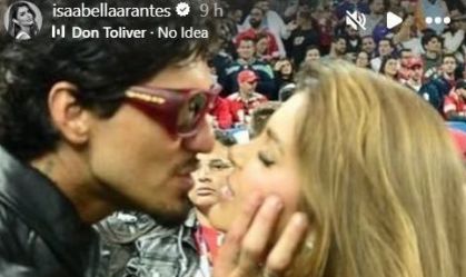 Na NFL, Medina faz primeira aparição pública com a nova namorada; veja