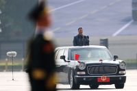 Em desfile militar, Xi Jinping diz que mundo deve escolher paz ou guerra