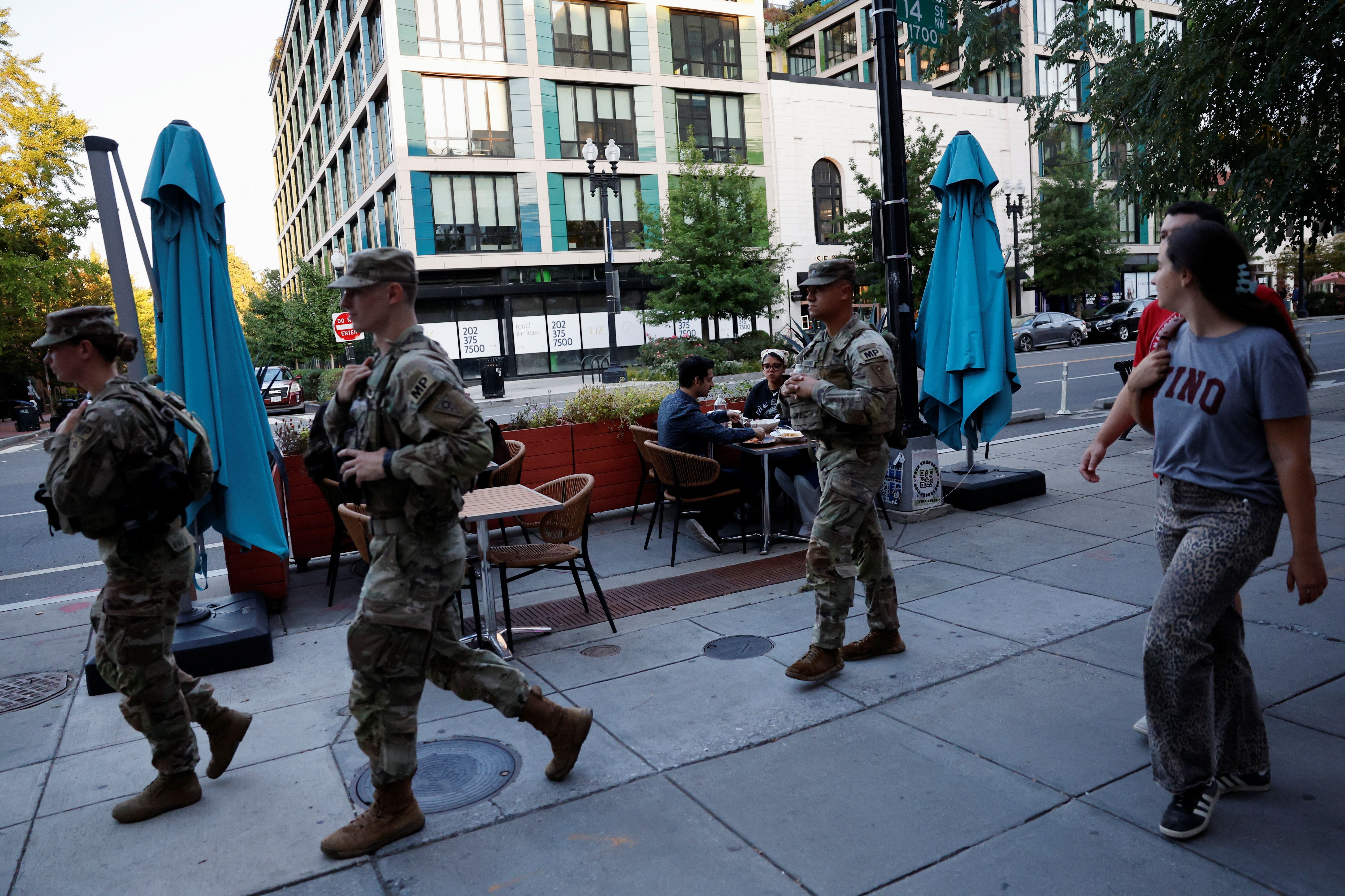 Membros da Guarda Nacional nas ruas de Washington