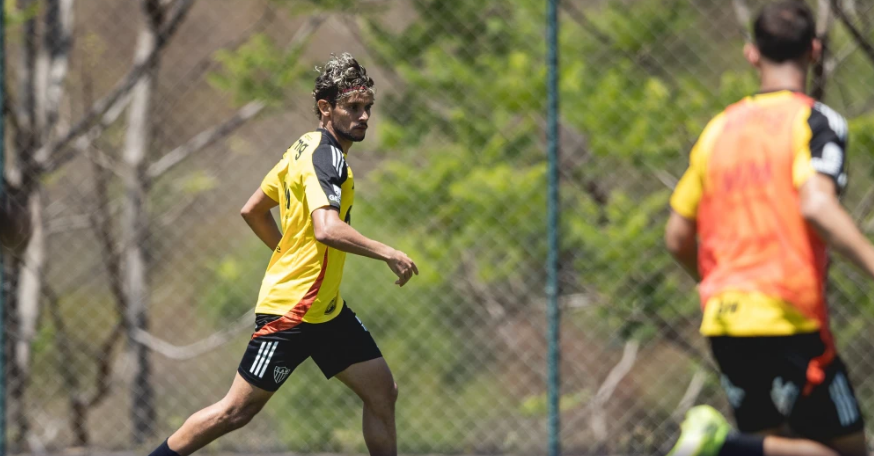 Gustavo Scarpa vai conduzir o meio de campo do Galo contra o Juventude