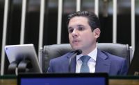 Câmara ressuscita projetos em meio a crise de popularidade