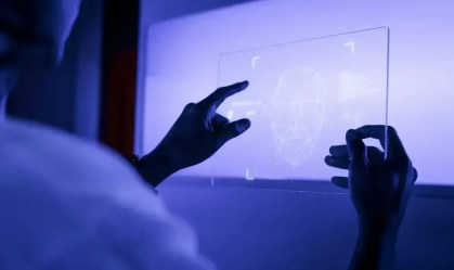 Fim das redações escolares? Escritor denuncia impacto da IA na educação