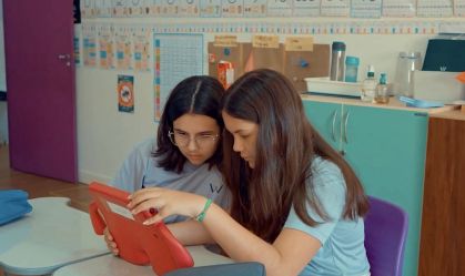 Como a IA ajudou estudantes a aprenderem inglês através da música