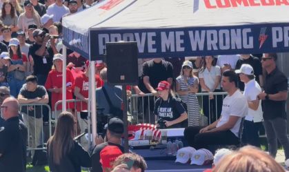 Veja o momento em que o influenciador trumpista Charlie Kirk é baleado