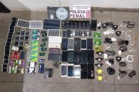 MG: garis tentam entrar em presídio com celulares escondidos em caminhão