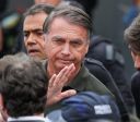 Flávio diz que Bolsonaro não dará entrevistas por orientação de advogados