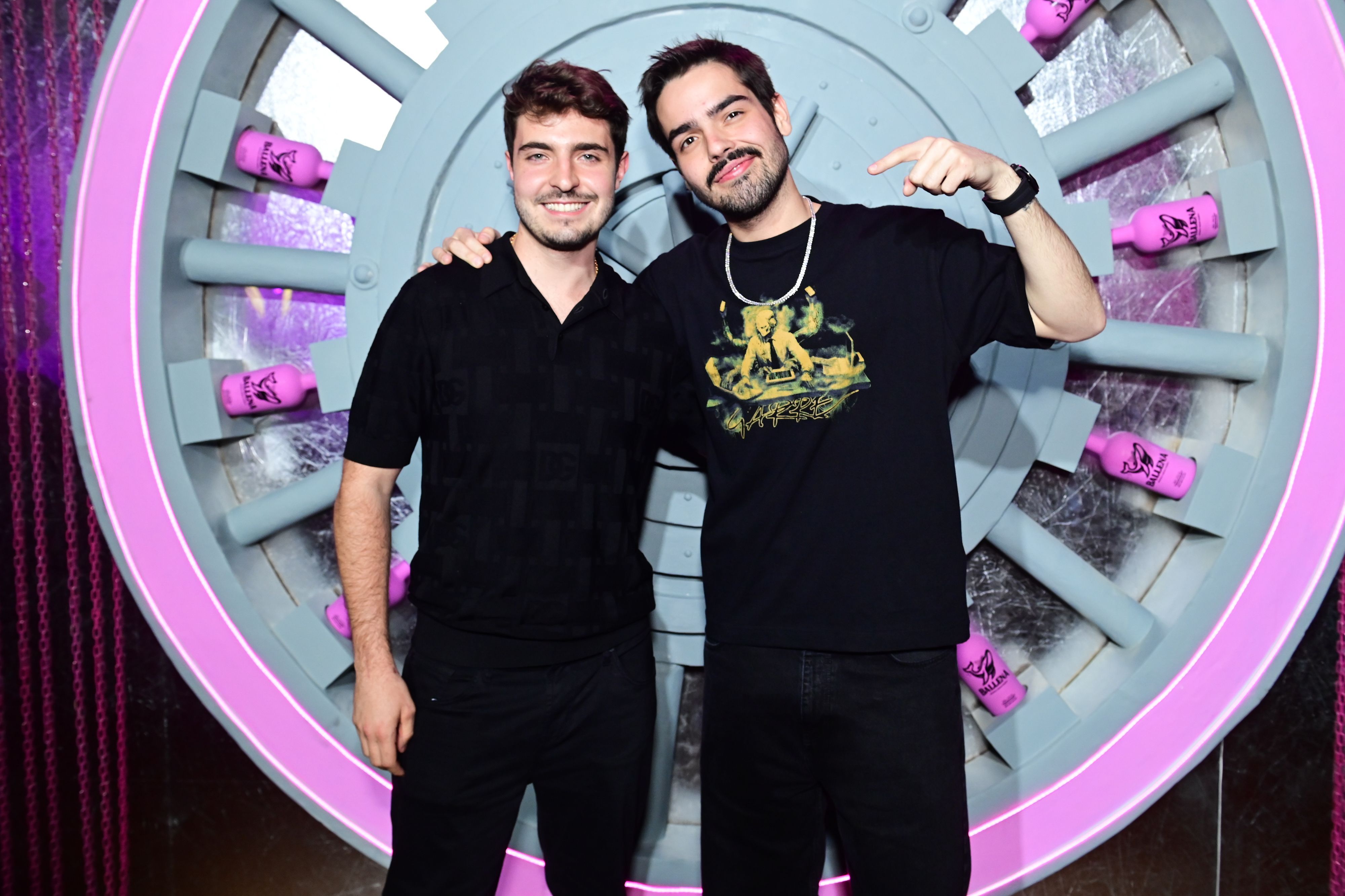 Filho de Faustão e filho de Gugu se encontram em festa • Leo Franco/ Agnews