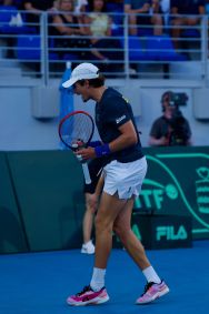 Copa Davis: João Fonseca vence na estreia, e Brasil sai na frente