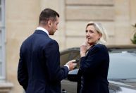 Ultradireita da França lista candidatos para possível eleição antecipada