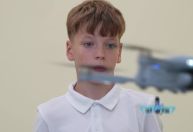 Lituânia ensina crianças a pilotarem drones em meio à tensão com Rússia