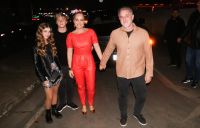 Huck, Angélica e filhos vão ao primeiro dia de The Town; confira