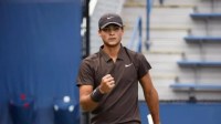 Brasileiro de 16 anos vence favoritos e vai às quartas do US Open juvenil