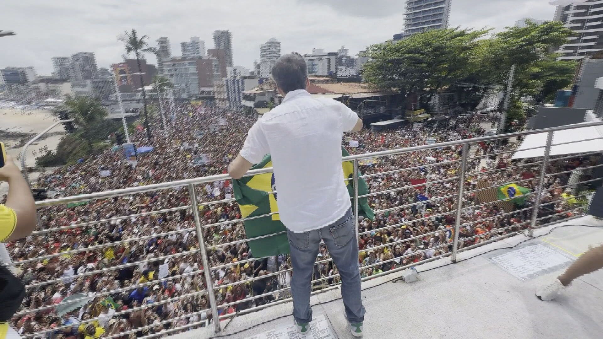 “Aqui extrema direita não se cria”, diz Wagner Moura em Salvador