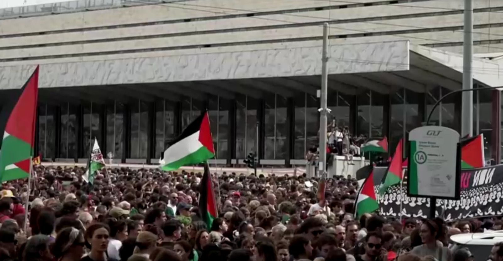 Manifestantes protestam a favor da Palestina na Itália