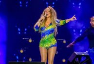 Cansada? Show de Mariah Carey divide opiniões e gera memes; veja