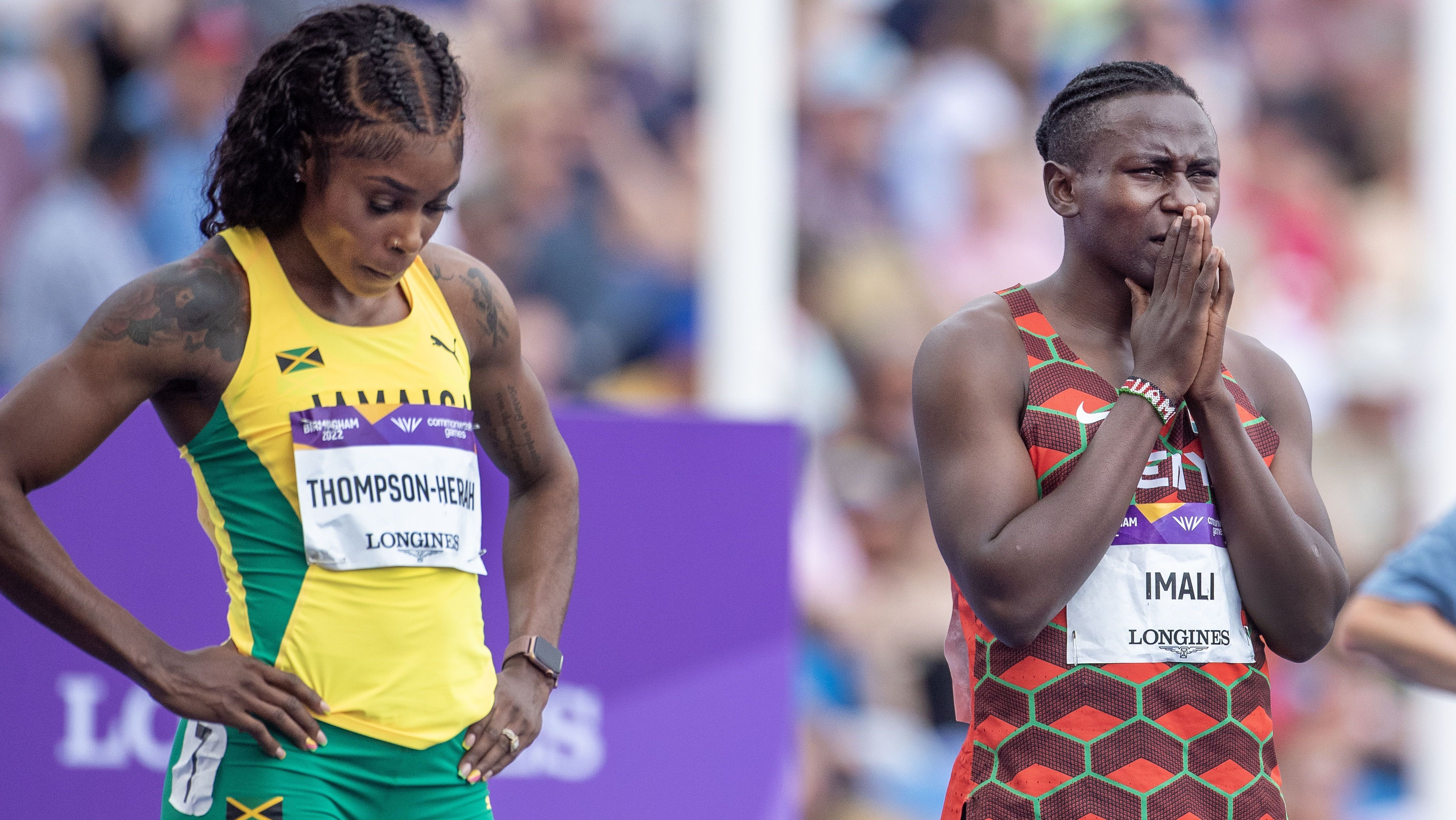 A queniana Maximila Imali (à direita, de vermelho) se prepara para uma prova nos Jogos da Commonwealth, na Inglaterra, em 2022