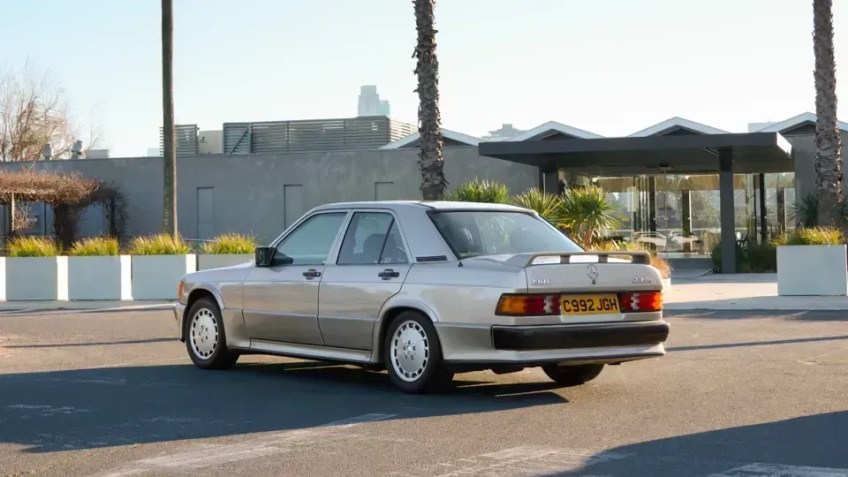 1985 Mercedes-Benz 190 E 2.3-16: carro pertenceu a Aryton Senna • Divulgação/RM Sotheby's