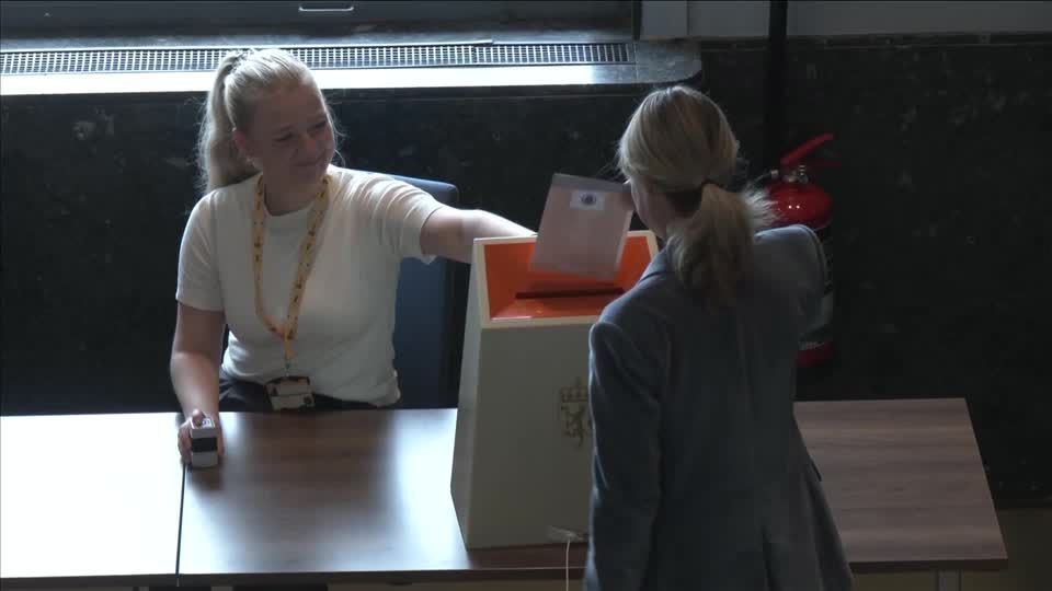 Noruega inicia votação em eleição parlamentar acirrada