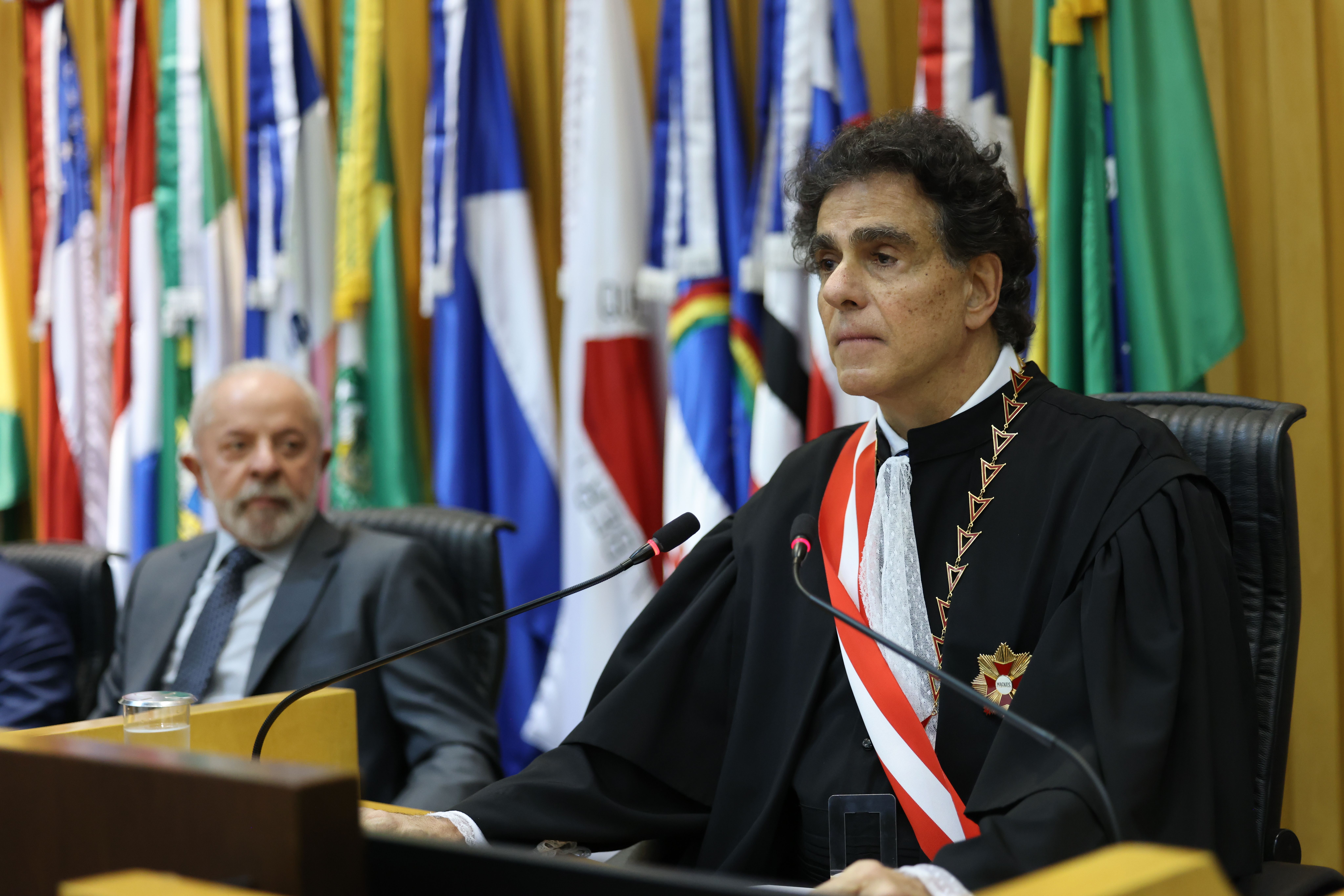 Novo presidente do TST ao lado de Lula