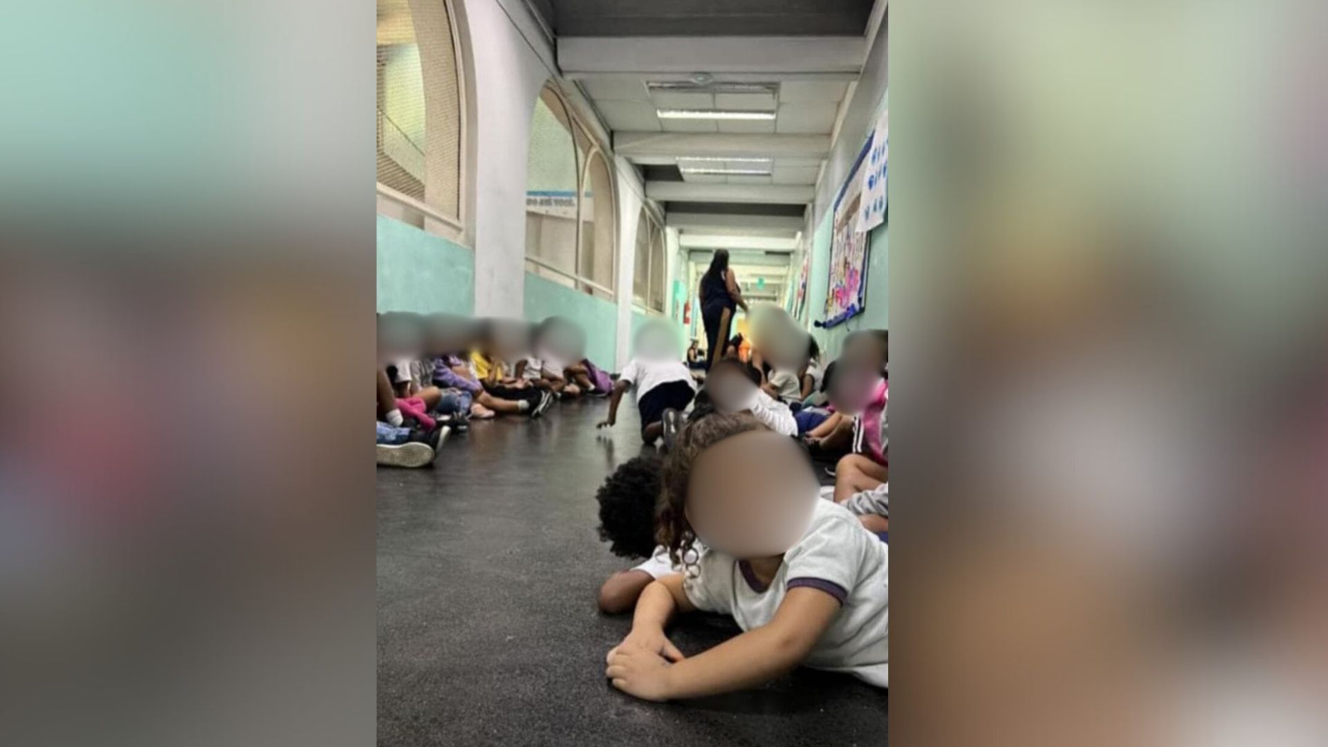 Crianças escola