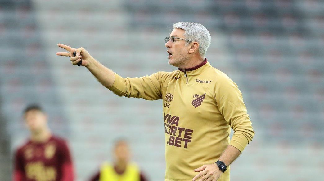 Odair Hellmann técnico do Athletico-PR