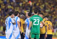 Titular da Argentina é expulso e vai perder estreia da Copa de 2026
