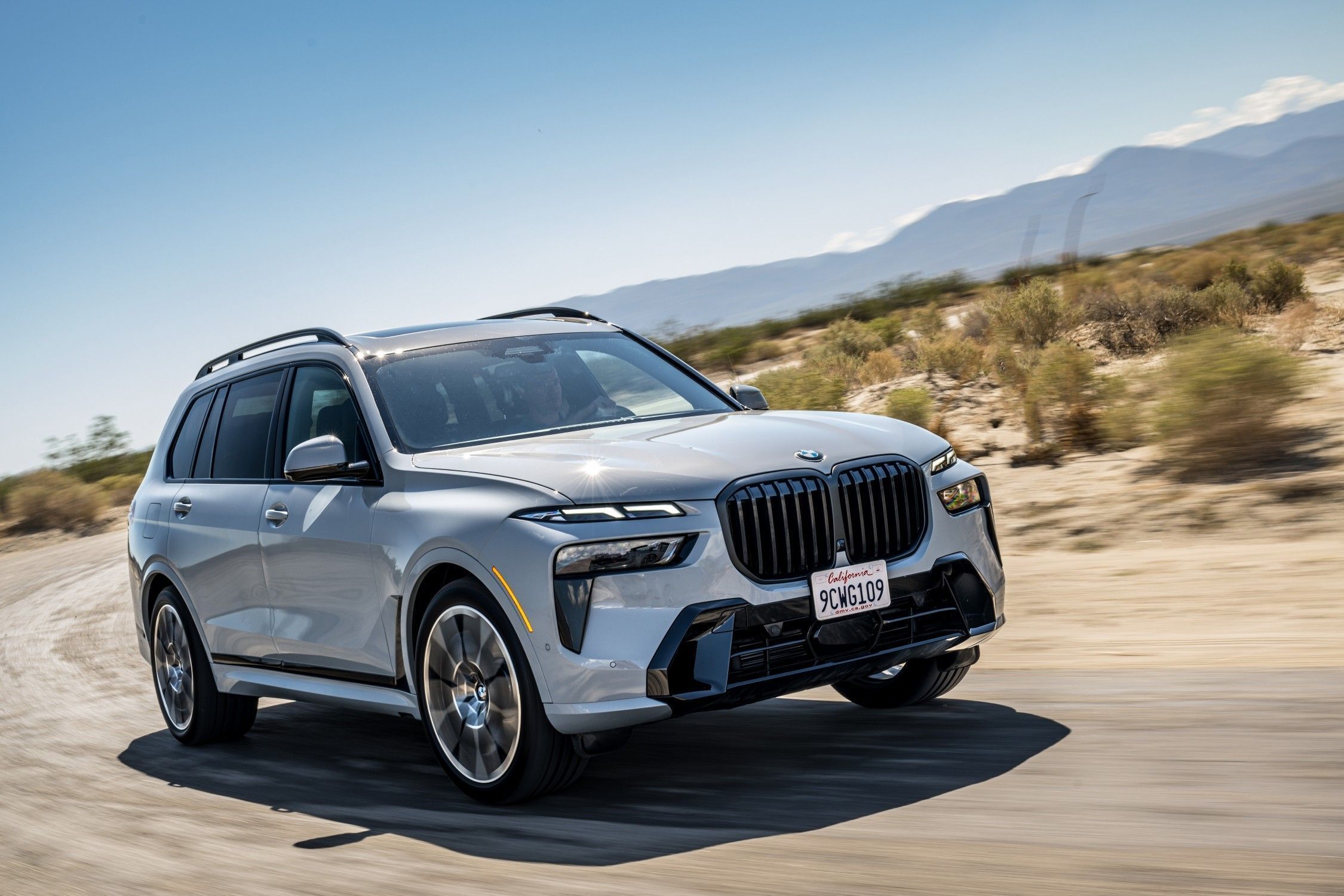 BMW X7 ganha versão mais barata xDrive40i M Sport; saiba o preço