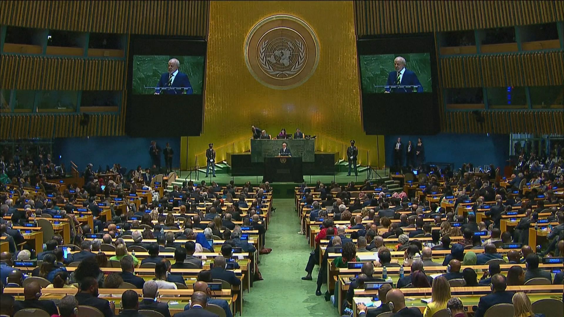 Presidente do Brasil, Luiz Inácio Lula da Silva, discursa em Assembleia Geral da ONU