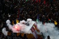 França enfrenta nova onda de protestos contra cortes orçamentários