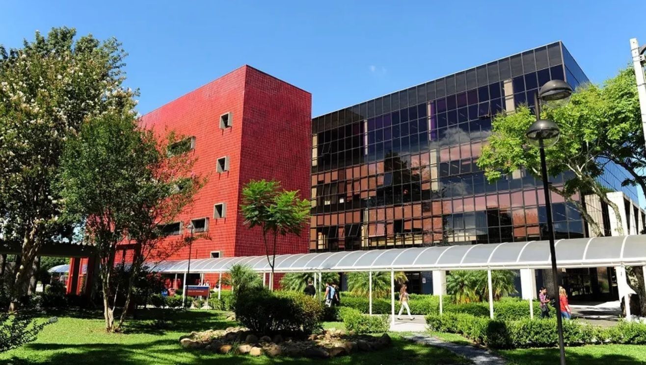 PUC-PR abre inscrições para o Vestibular 2026; saiba como participar