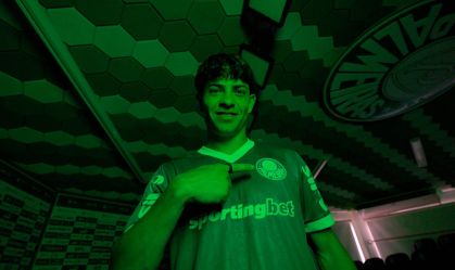 Palmeiras renova contrato de Giay; veja detalhes