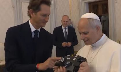 John Elkkan, presidente da Ferrari, e Papa Leão XIV