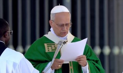 Papa Leão XIV reza por vítimas de tufões na Ásia