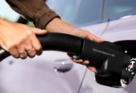 Porsche anuncia R$ 70 milhões para carregadores "ultrarrápidos" no Brasil