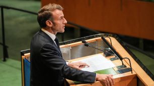 Trump deve acabar com a guerra em Gaza se quer Nobel da Paz, diz Macron