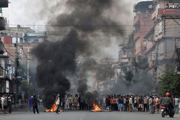 Protesto em Kathmandu capital do Nepal • Reprodução/Reuters