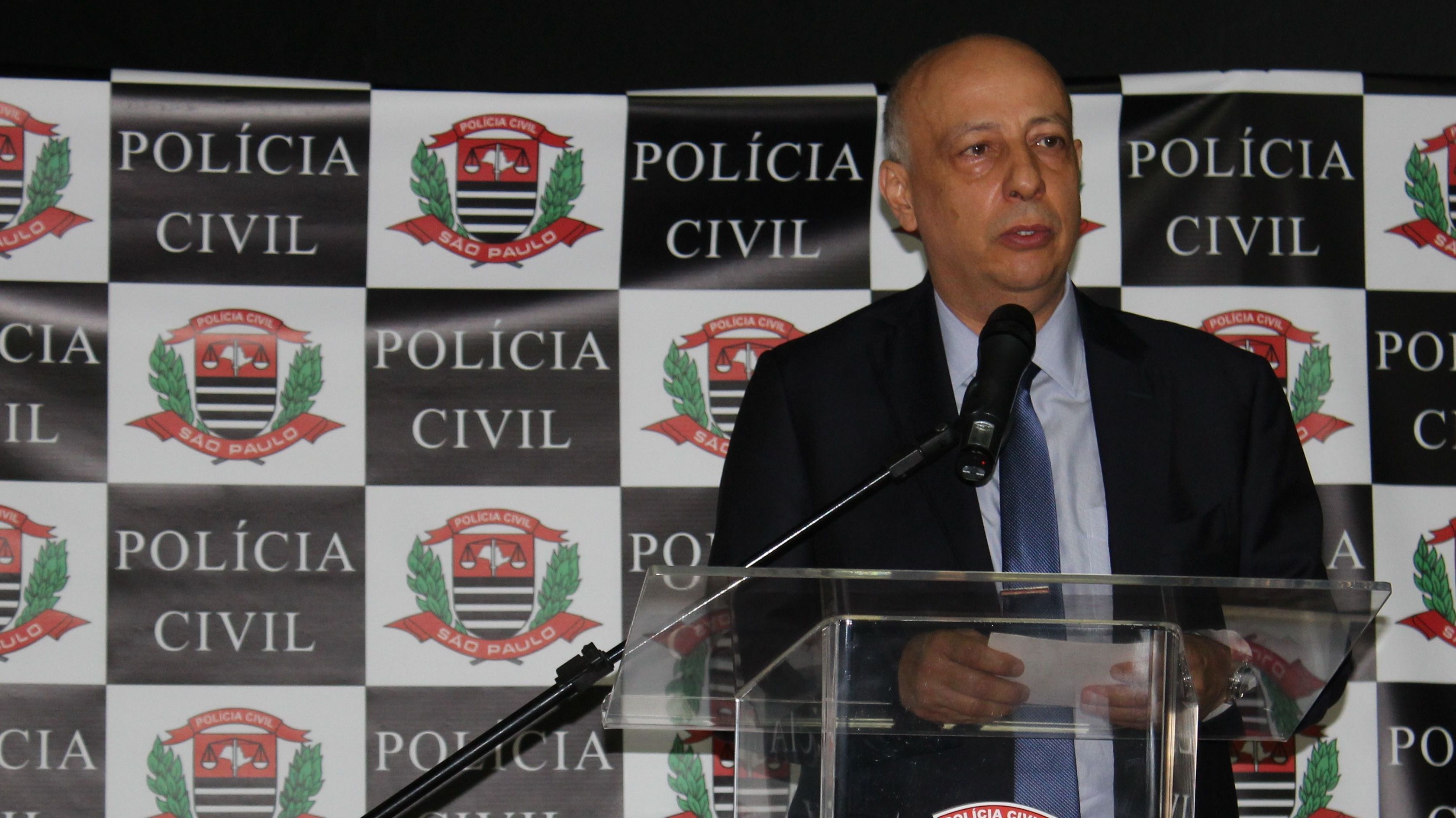 Repórter da CNN mostra local onde ex-delegado-geral foi executado em SP