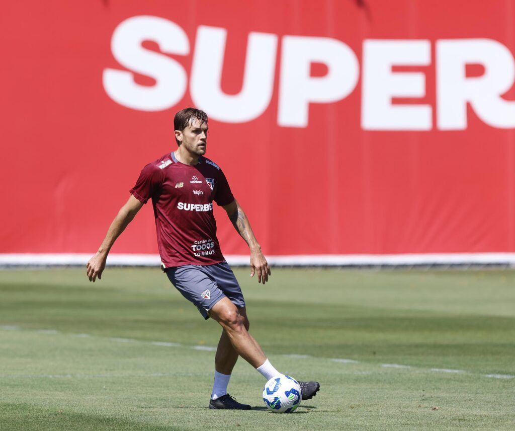 Rafael Toloi em treino pelo São Paulo