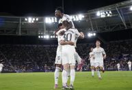 Com golaço de Vini Jr, Real Madrid vence Levante e mantém 100% em La Liga